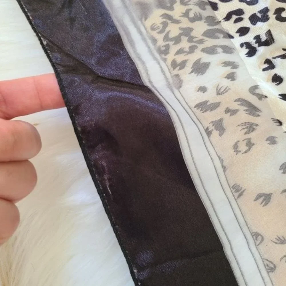 Beautiful leopard Print Scarve